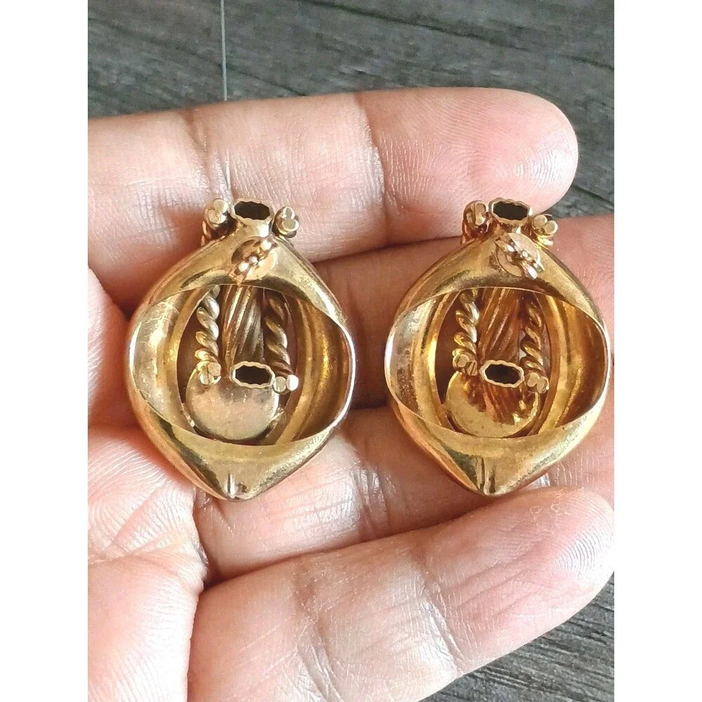 Gold Tone Black Enamel Chunky Gold Ton Vintage Earrings